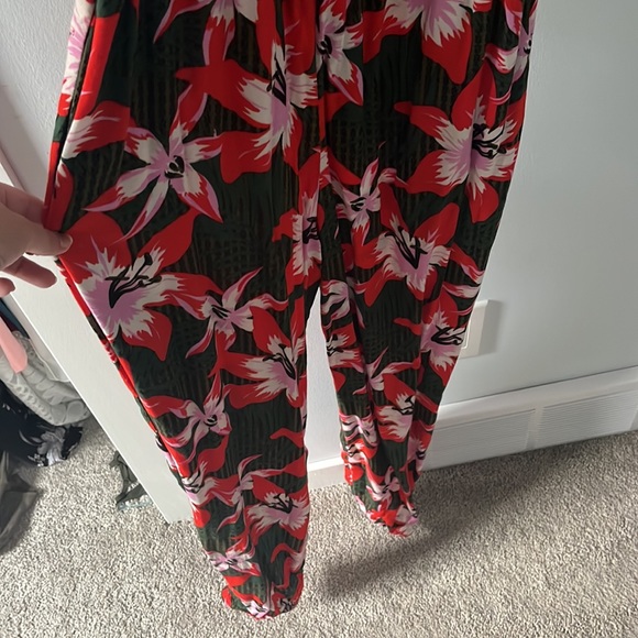 Floral pant romper/jumpsuit - Picture 2 of 4